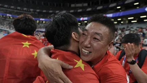 里斯与詹姆斯：连战连捷的奋斗历程，伤病锻造非凡成就